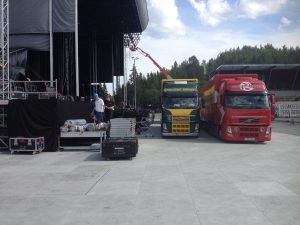 Granåsen - Bruce Springsteen - Platformu būvēšana aiz skatuves - Armordeck3